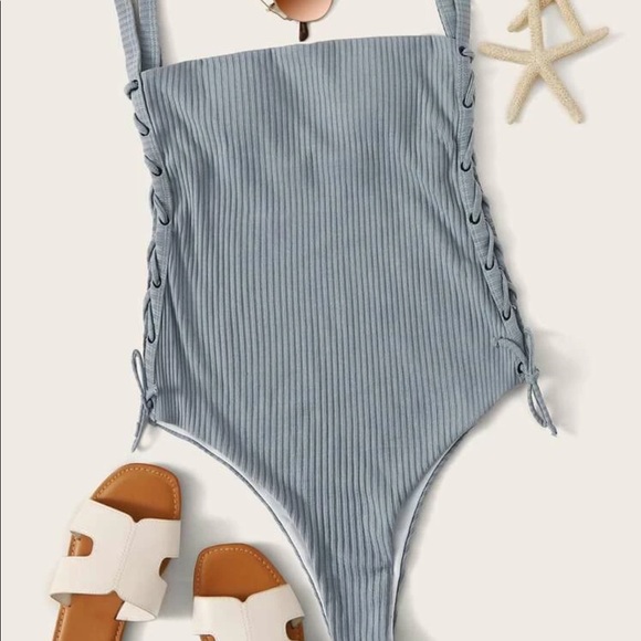 One-Piece - Picture 1 of 1